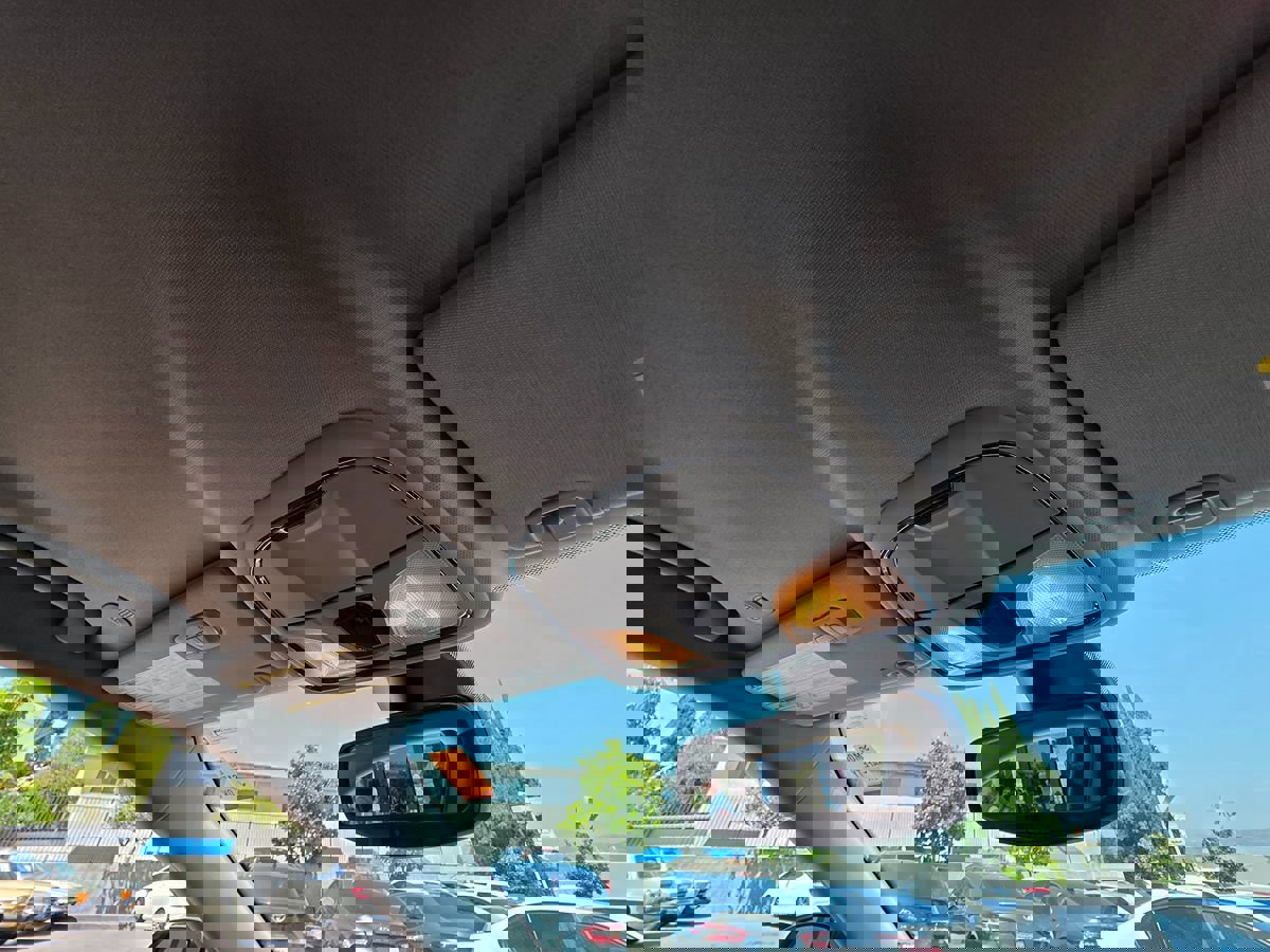 Used 2020 Jeep Cherokee Limited image 21