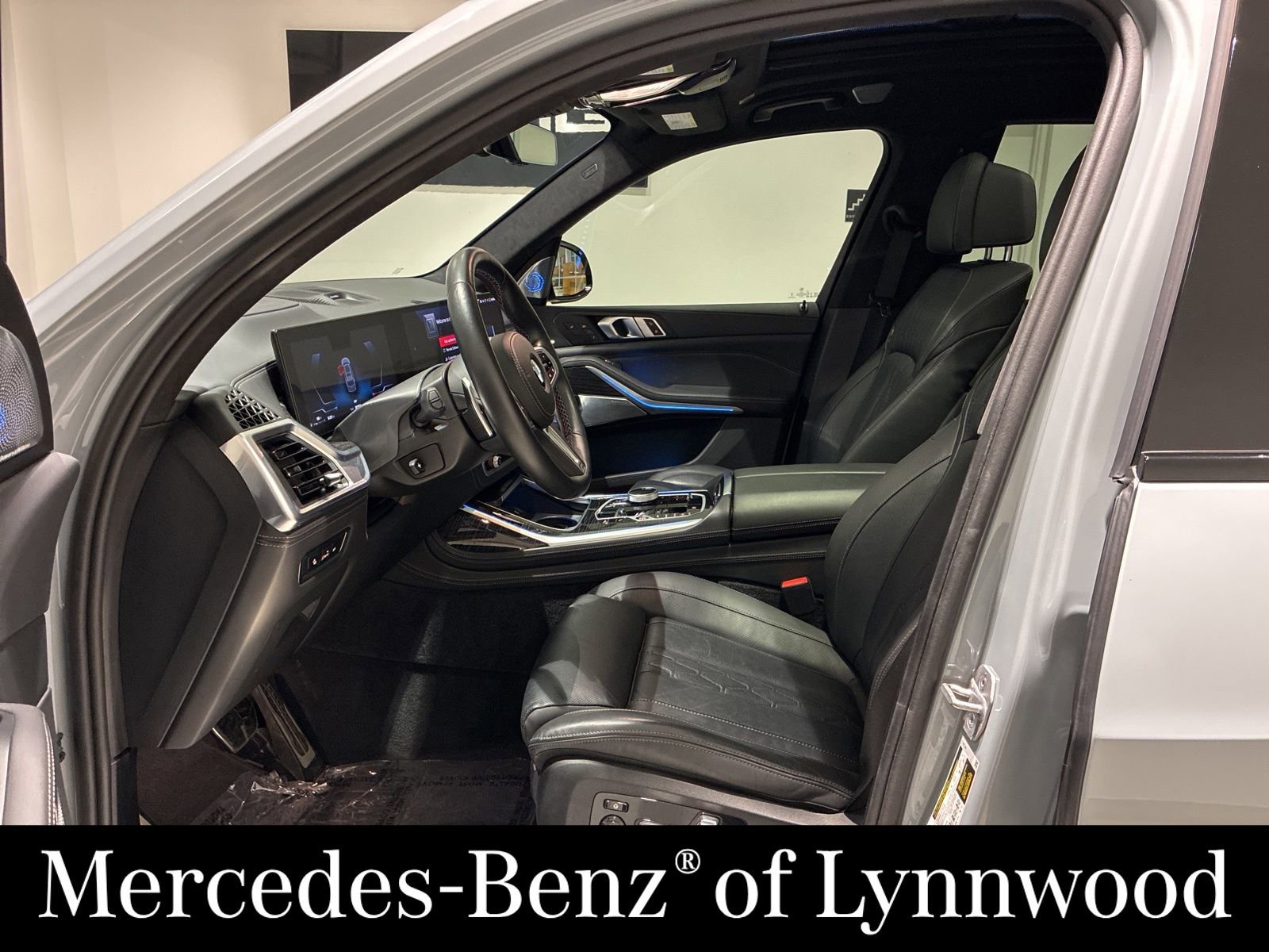 Used 2025 BMW X7 M60i AWD/4WD image 19