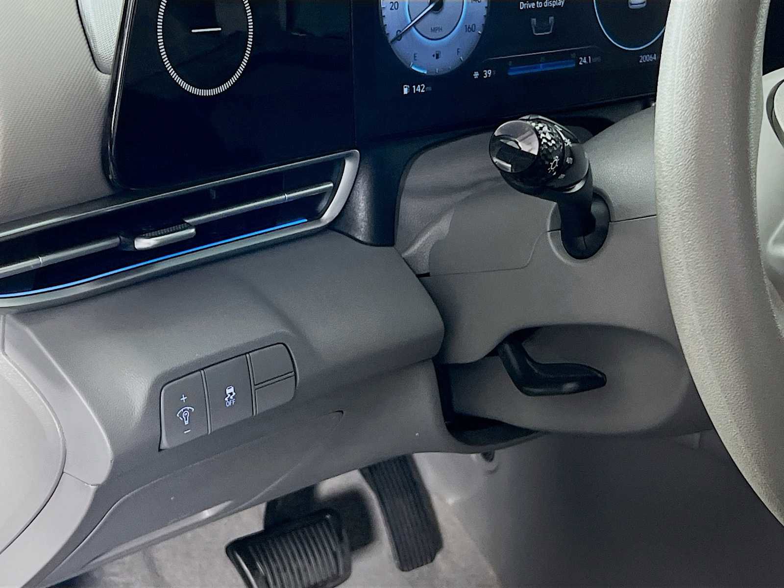 Certified 2024 Hyundai Elantra SEL image 10