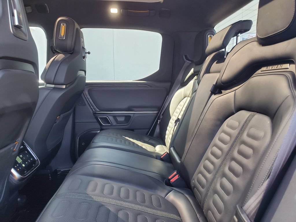 Used 2024 Rivian R1T Adventure Dual AWD/4WD image 26