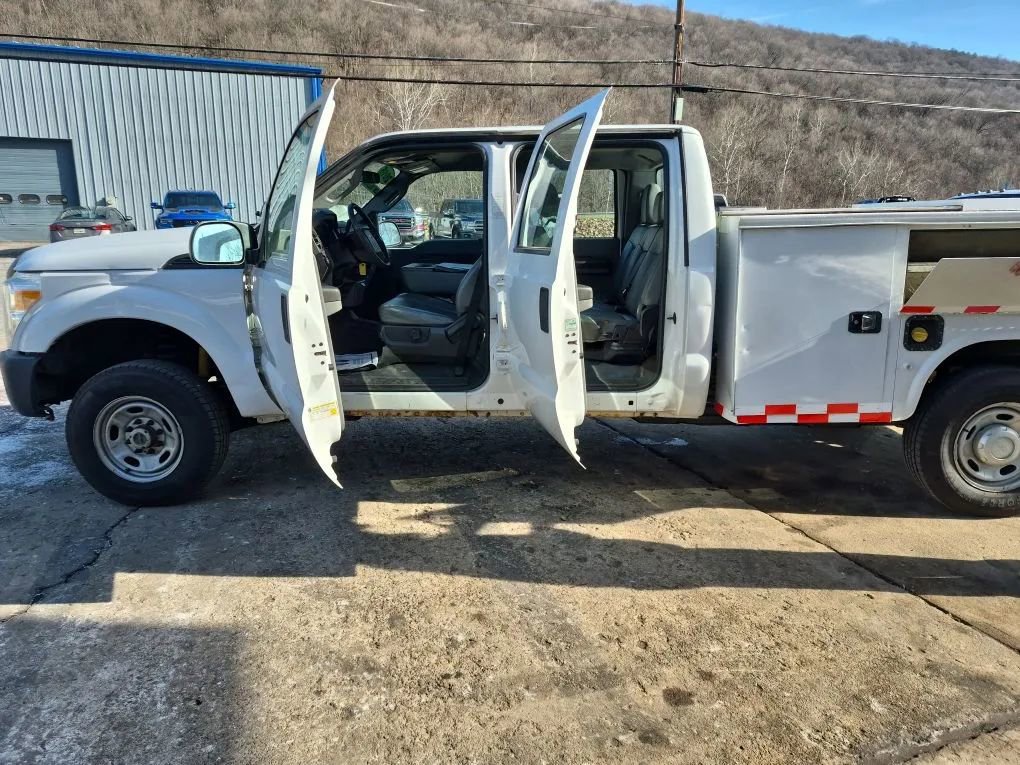 Used 2016 Ford F250 XL w/ Snow Plow Prep Package AWD/4WD image 4