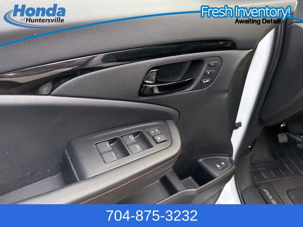 Used 2024 Honda Passport Black Edition image 18