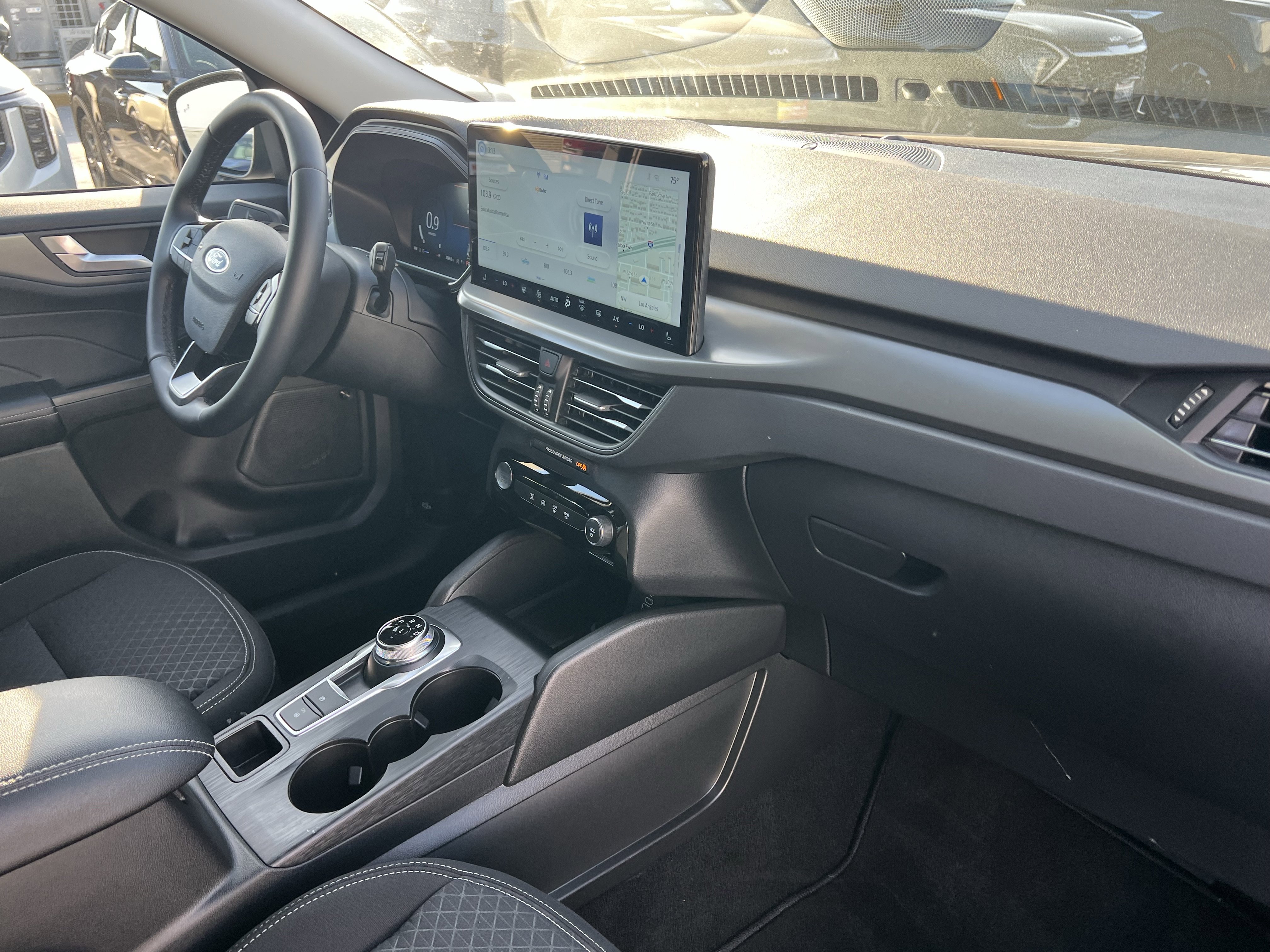 Used 2025 Ford Escape Active w/ Active Premium Tech Pack image 12