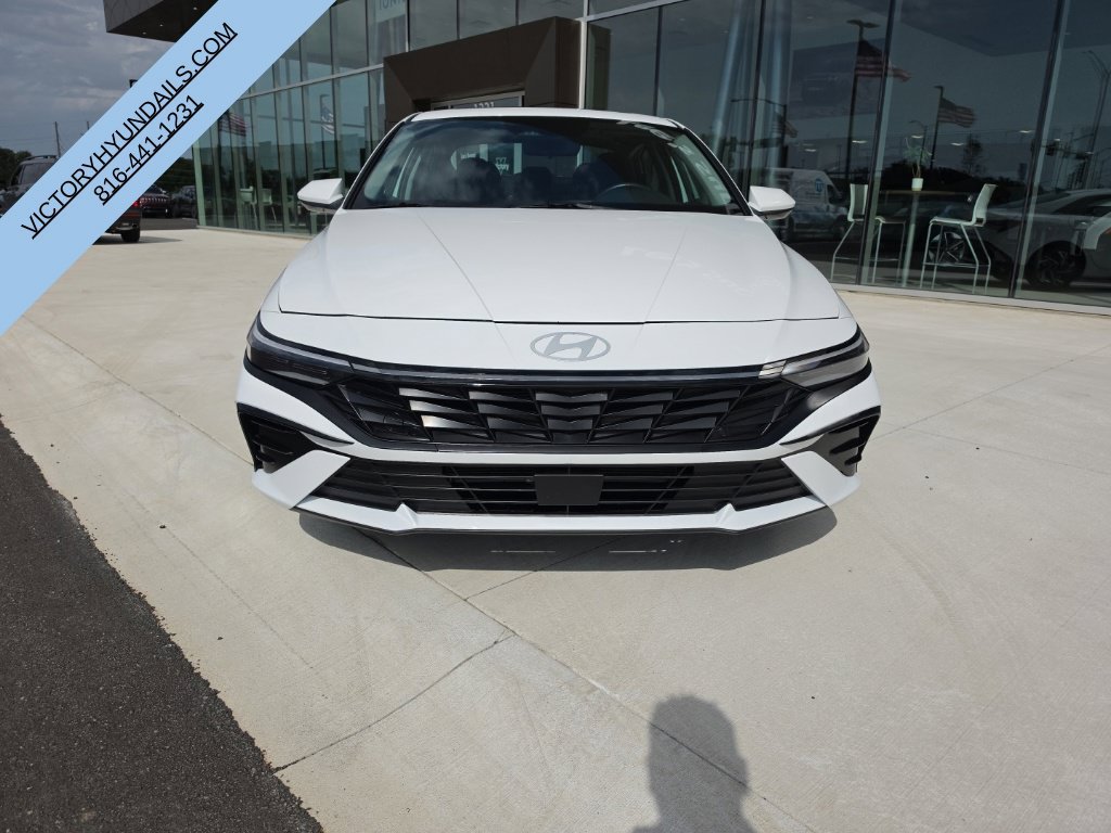 Used 2025 Hyundai Elantra SEL FWD image 9
