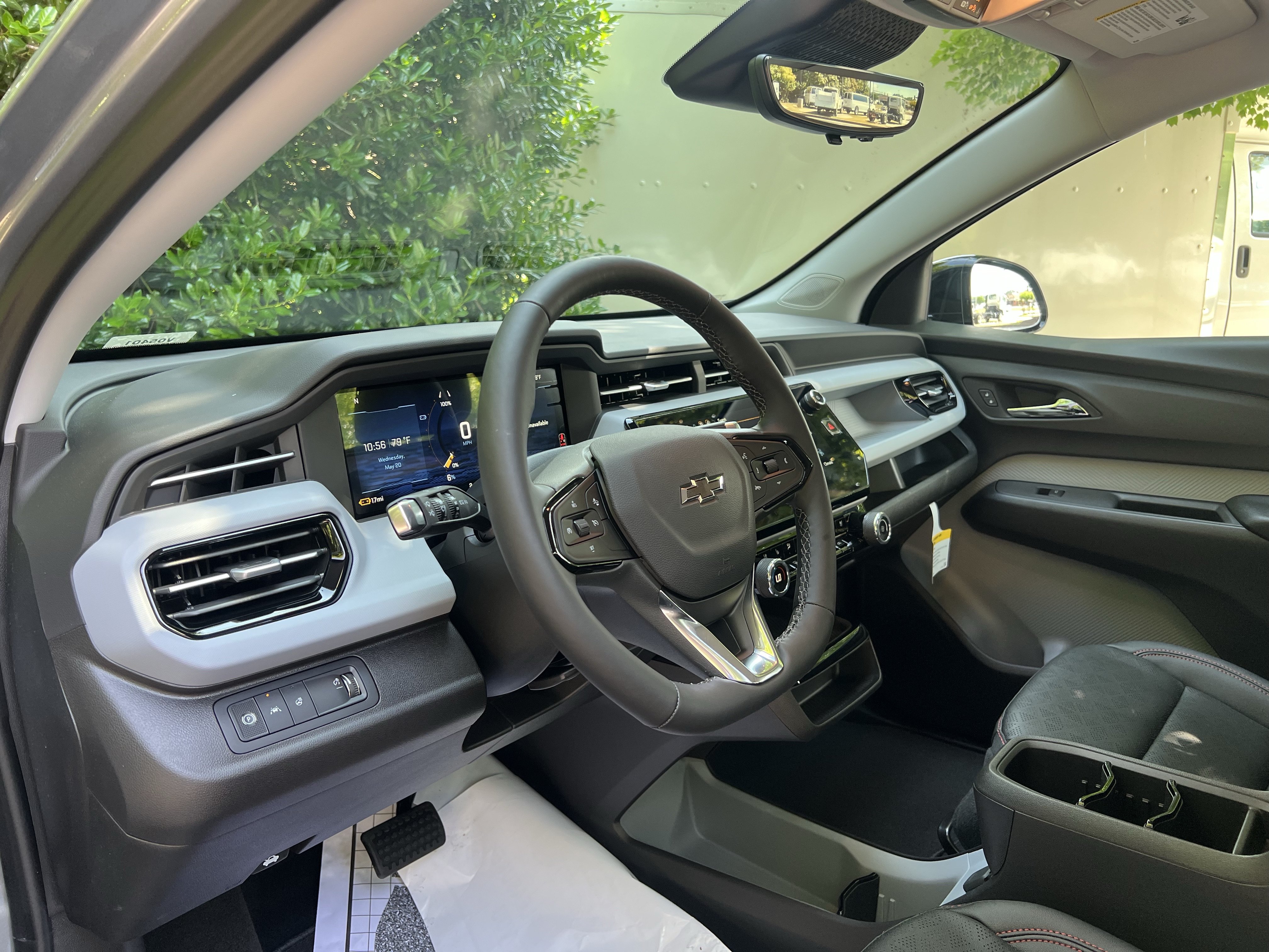 New 2027 Chevrolet Bolt RS w/ Technology Package FWD image 17