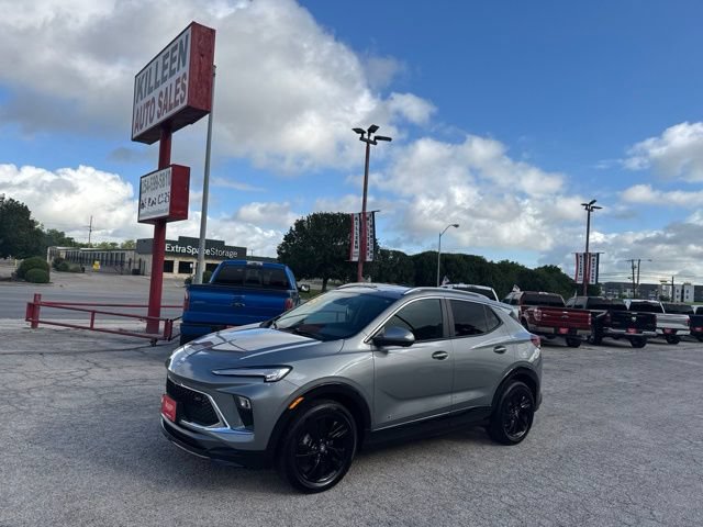 Used 2025 Buick Encore GX Sport Touring w/ Advanced Technology Package FWD image 2