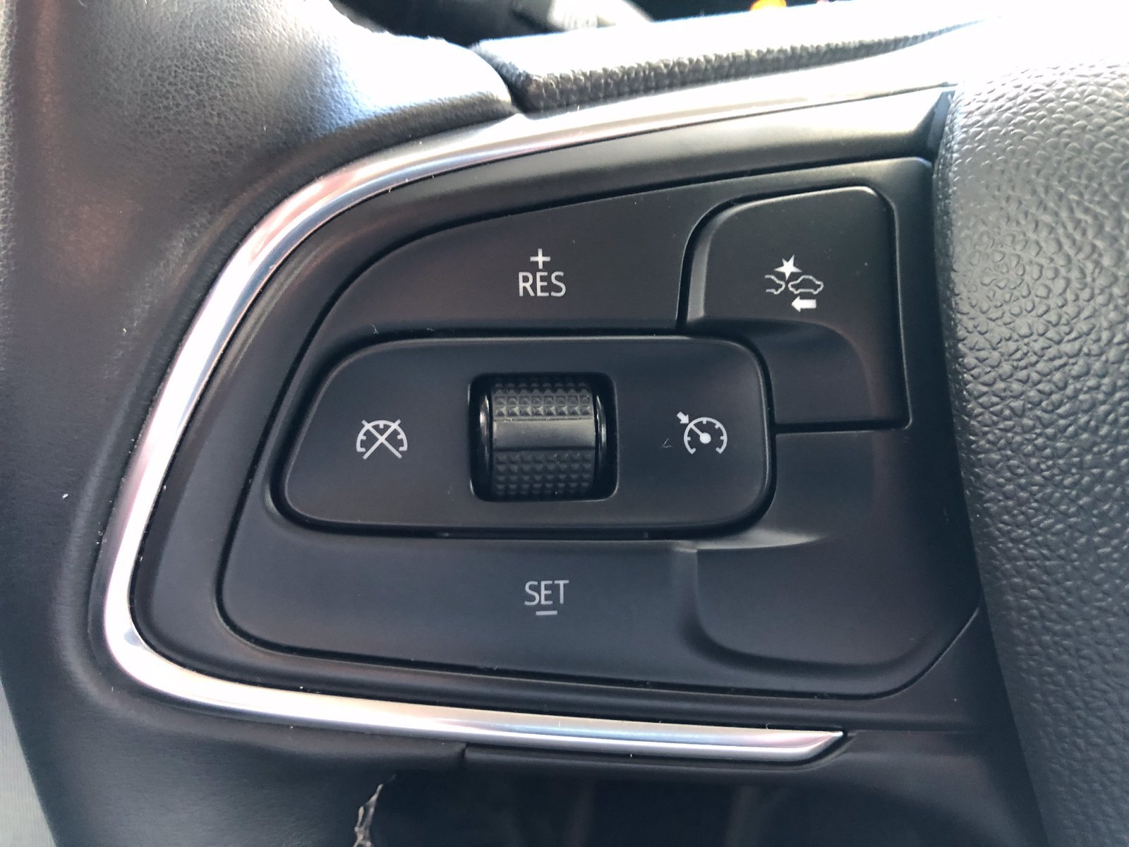 Used 2024 Buick Encore GX Preferred AWD/4WD image 32