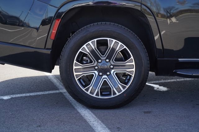 Used 2024 Jeep Wagoneer 4WD w/ Premium Group I image 45