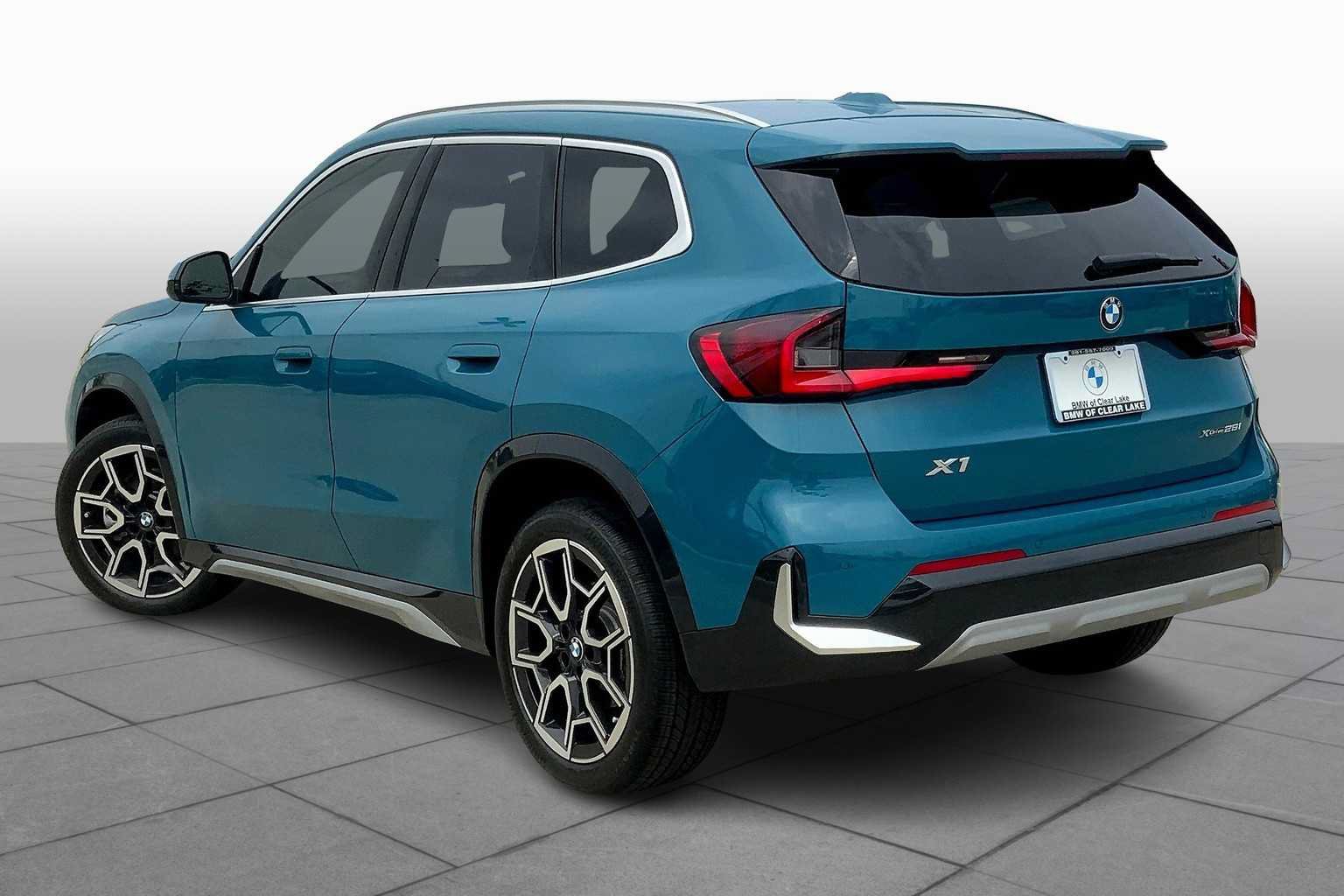 New 2025 BMW X1 xDrive28i w/ Convenience Package AWD/4WD image 12