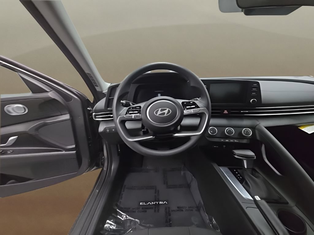 New 2026 Hyundai Elantra SE FWD image 38