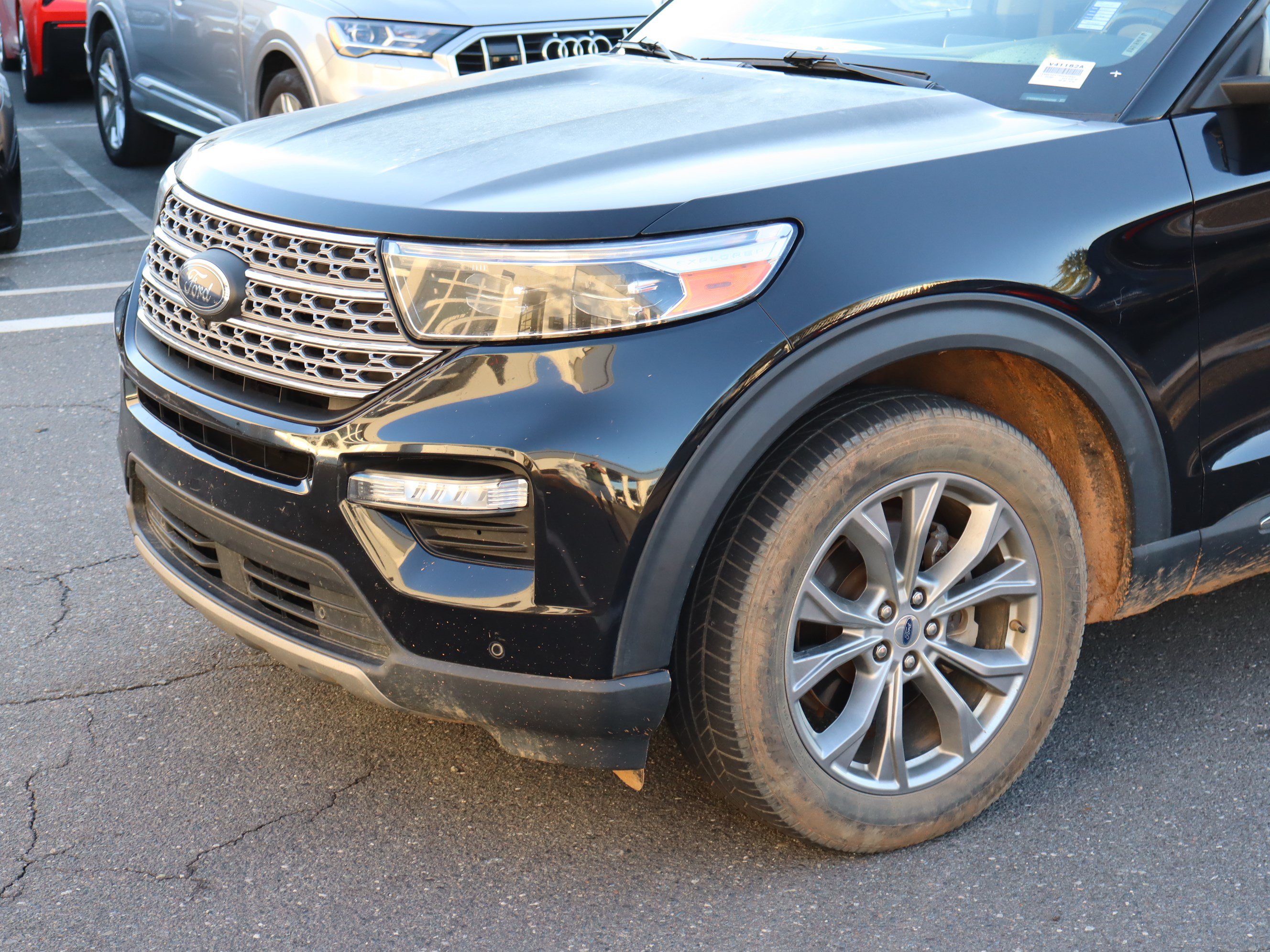 Used 2023 Ford Explorer Limited AWD/4WD image 17