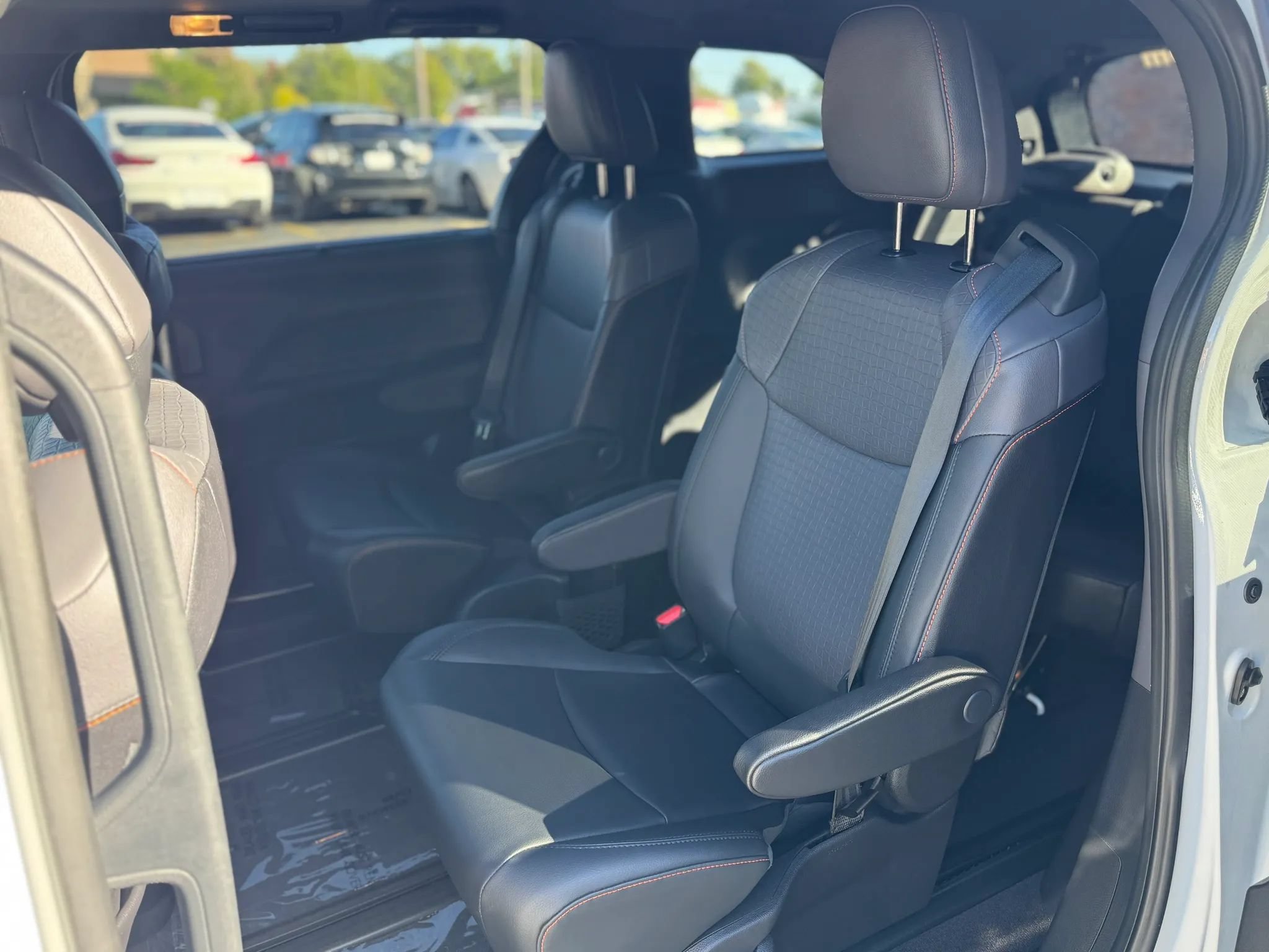 Used 2021 Toyota Sienna XSE AWD/4WD image 22