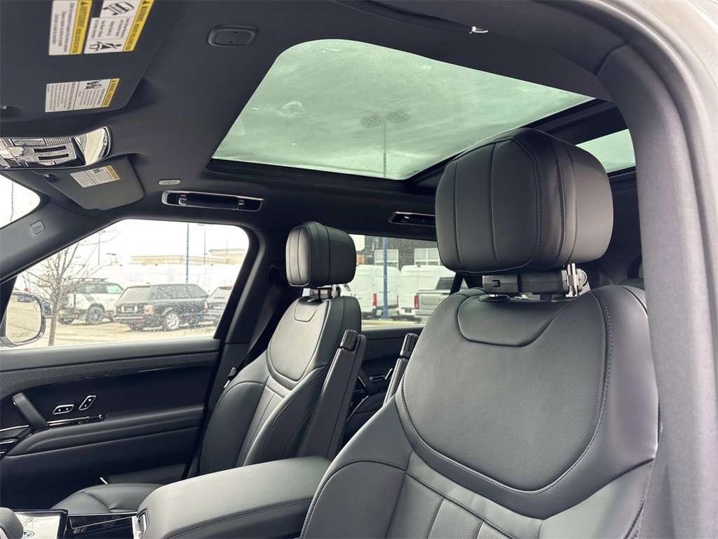 New 2025 Land Rover Range Rover Sport SE image 20