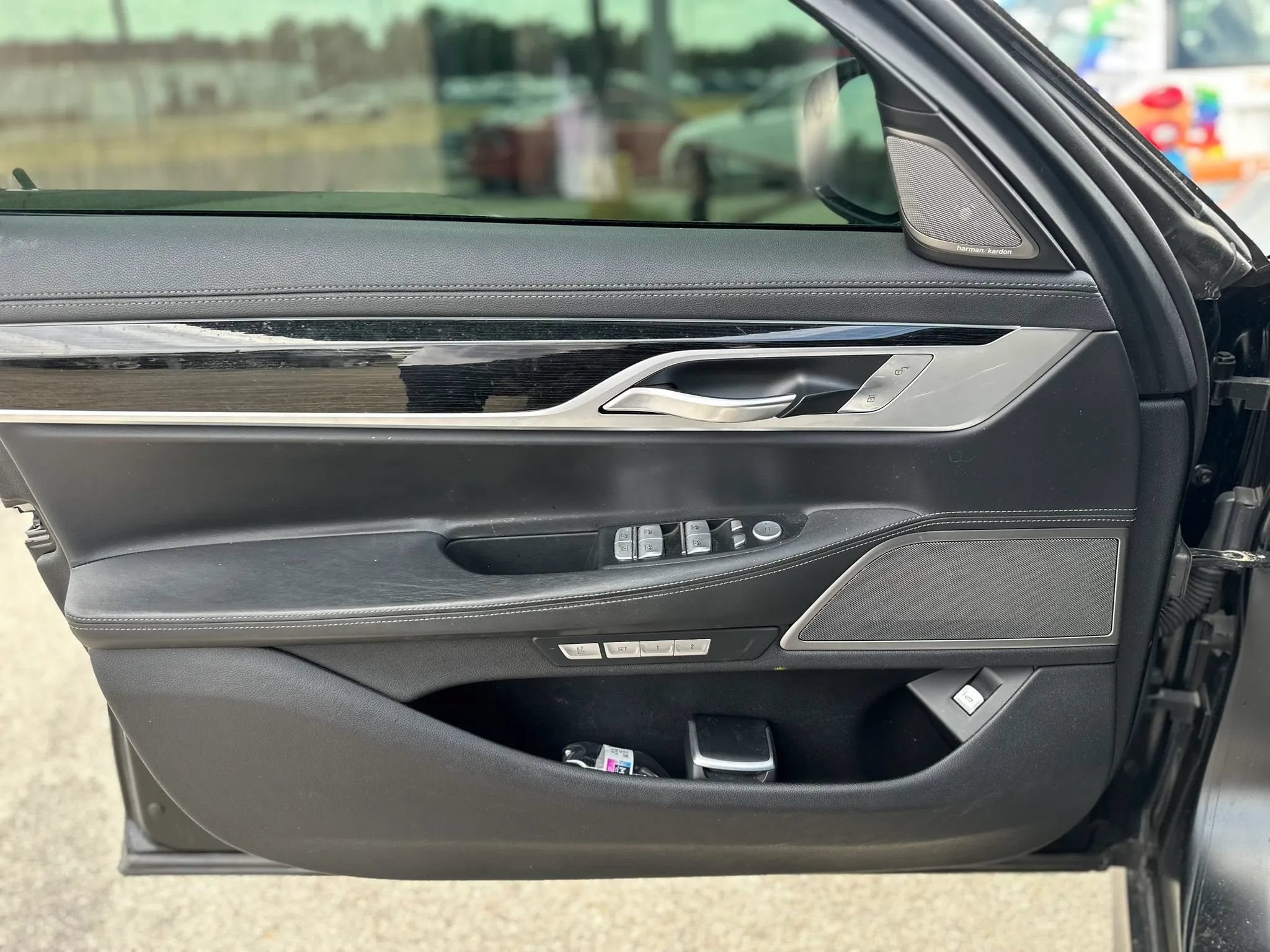 Used 2018 BMW 750i RWD image 20