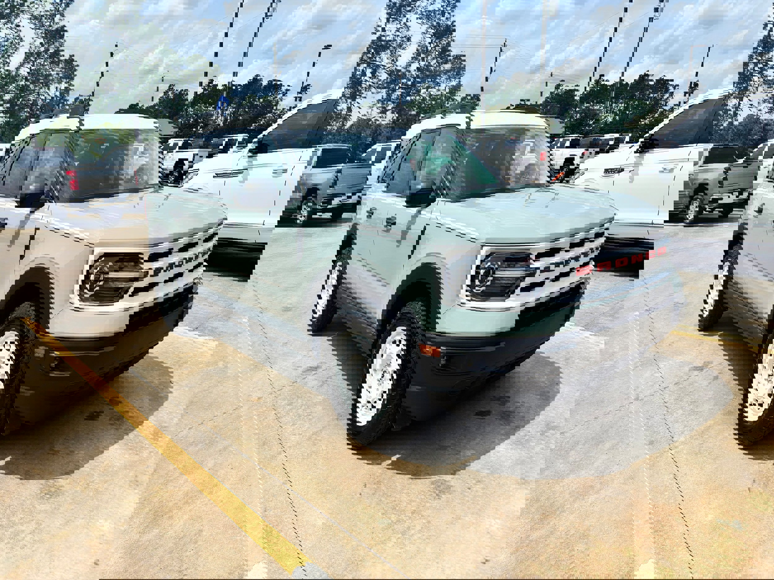 Used 2024 Ford Bronco Sport Heritage w/ Heritage Convenience Package image 3