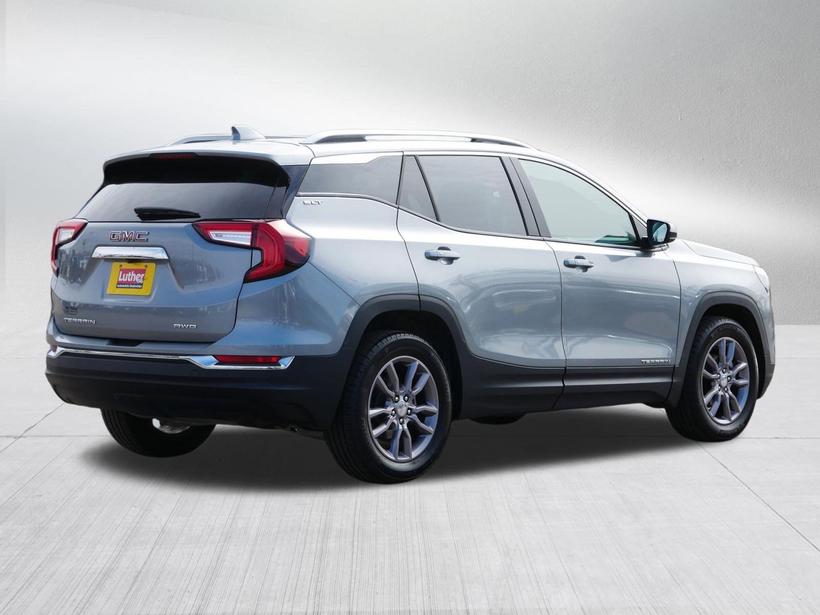 Used 2024 GMC Terrain SLT w/ Infotainment Package II AWD/4WD image 7