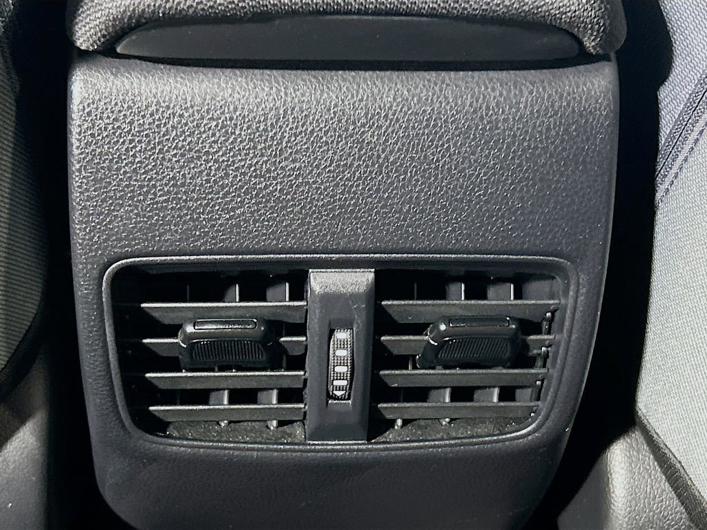 Used 2024 Toyota Corolla Cross AWD Hybrid image 21