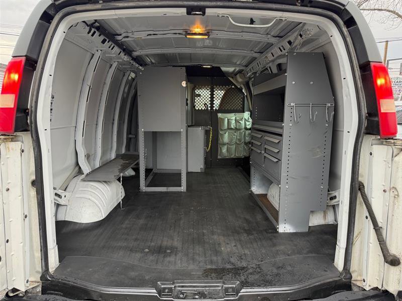 Used 2011 Chevrolet Express 2500 image 13