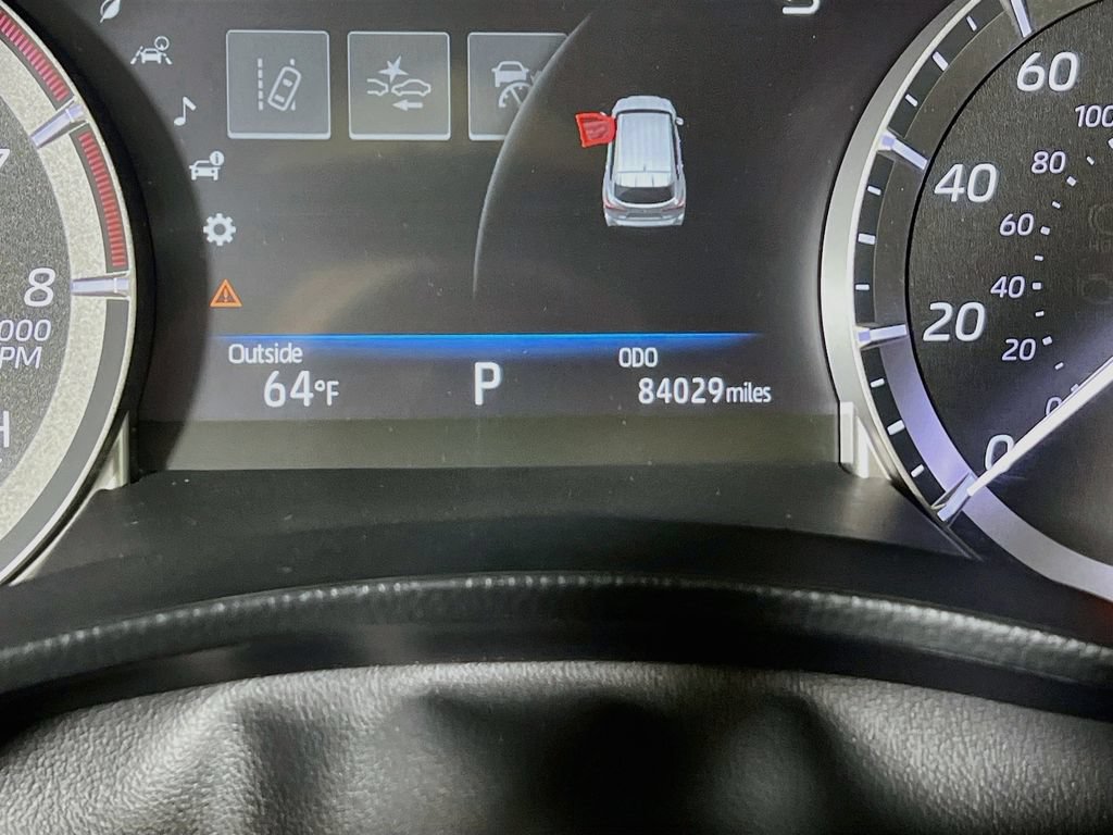 Used 2023 Toyota Highlander LE FWD image 11