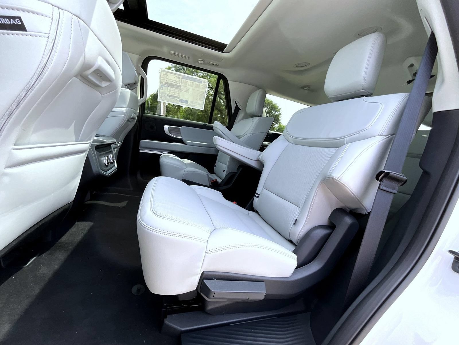 New 2027 Ford Expedition Platinum AWD/4WD image 25