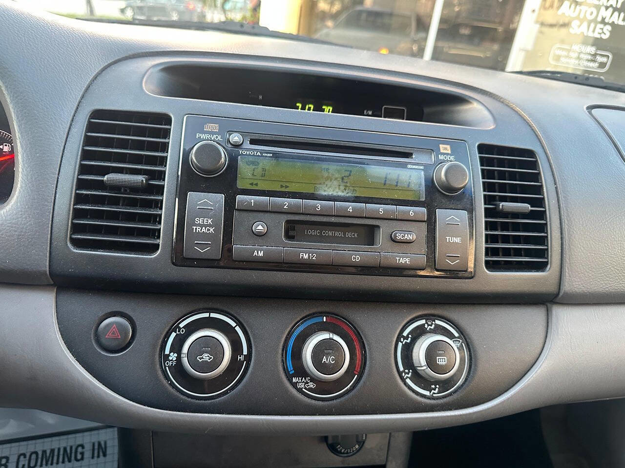 Used 2005 Toyota Camry LE FWD image 17