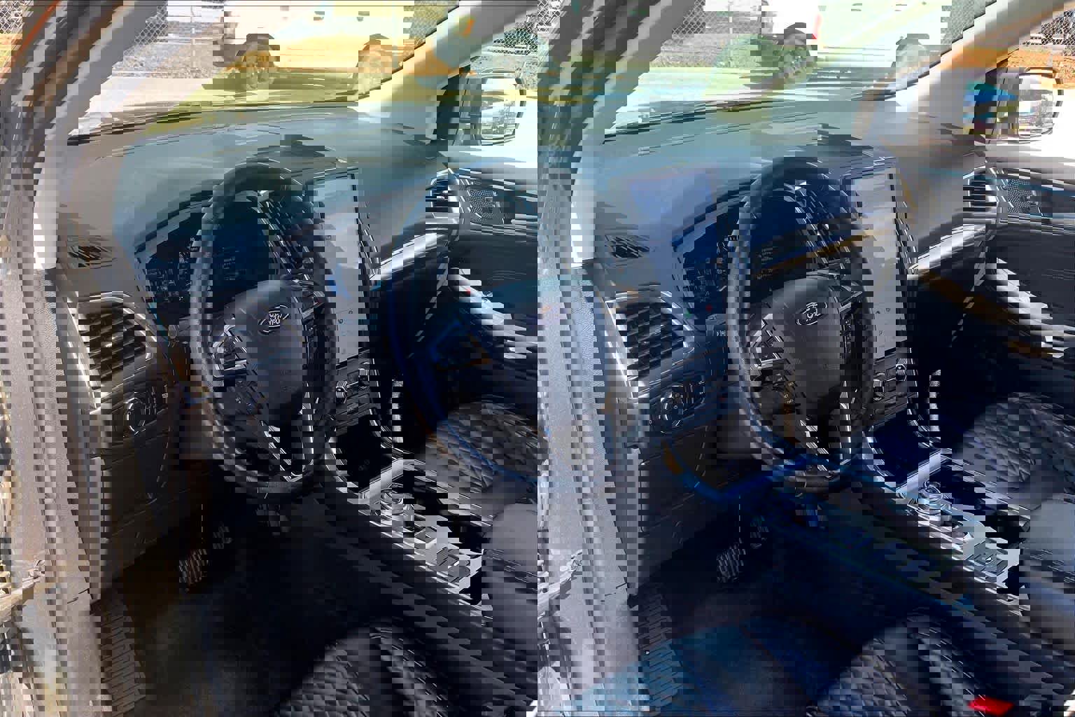 Used 2024 Ford Edge Titanium image 18