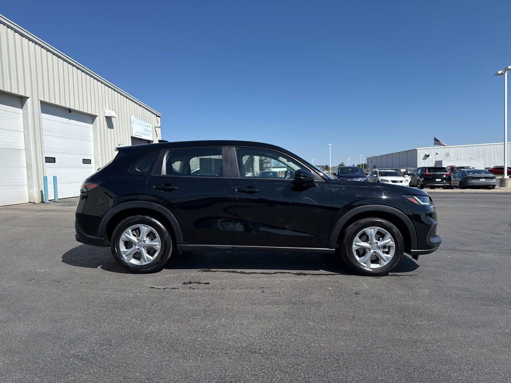 Used 2025 Honda HR-V LX image 8