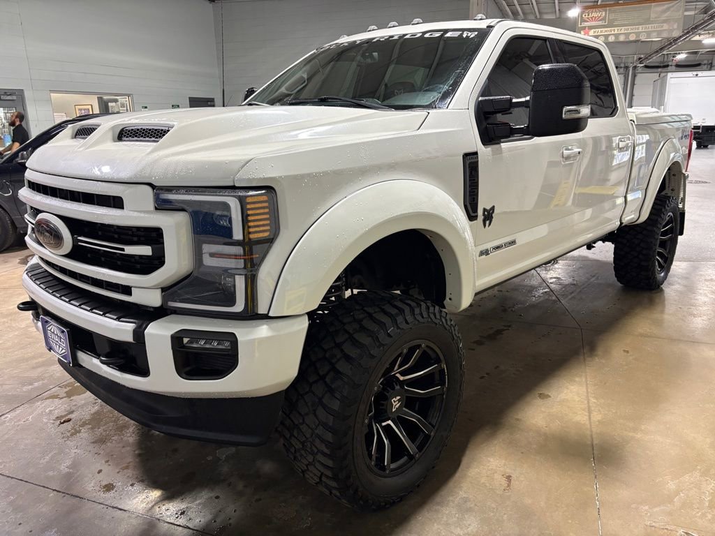 Used 2022 Ford F250 Lariat w/ Black Appearance Package image 3