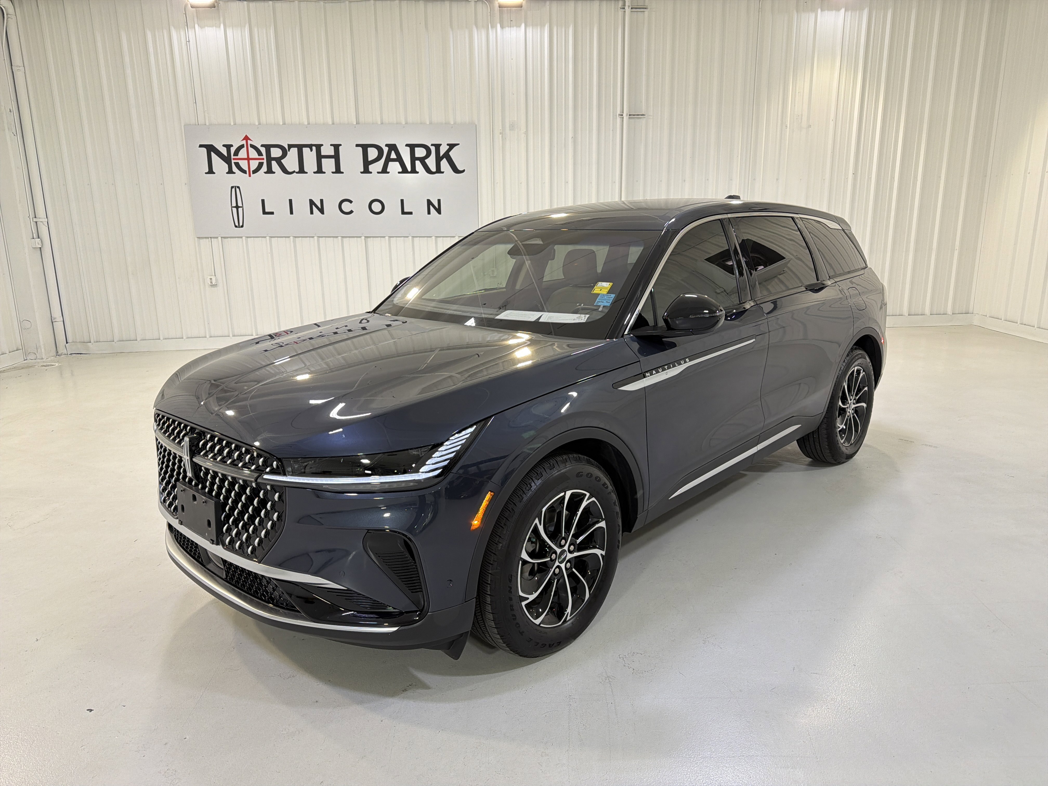 Used 2022 Lincoln Corsair Reserve w/ Equipment Group 201A AWD/4WD image 1