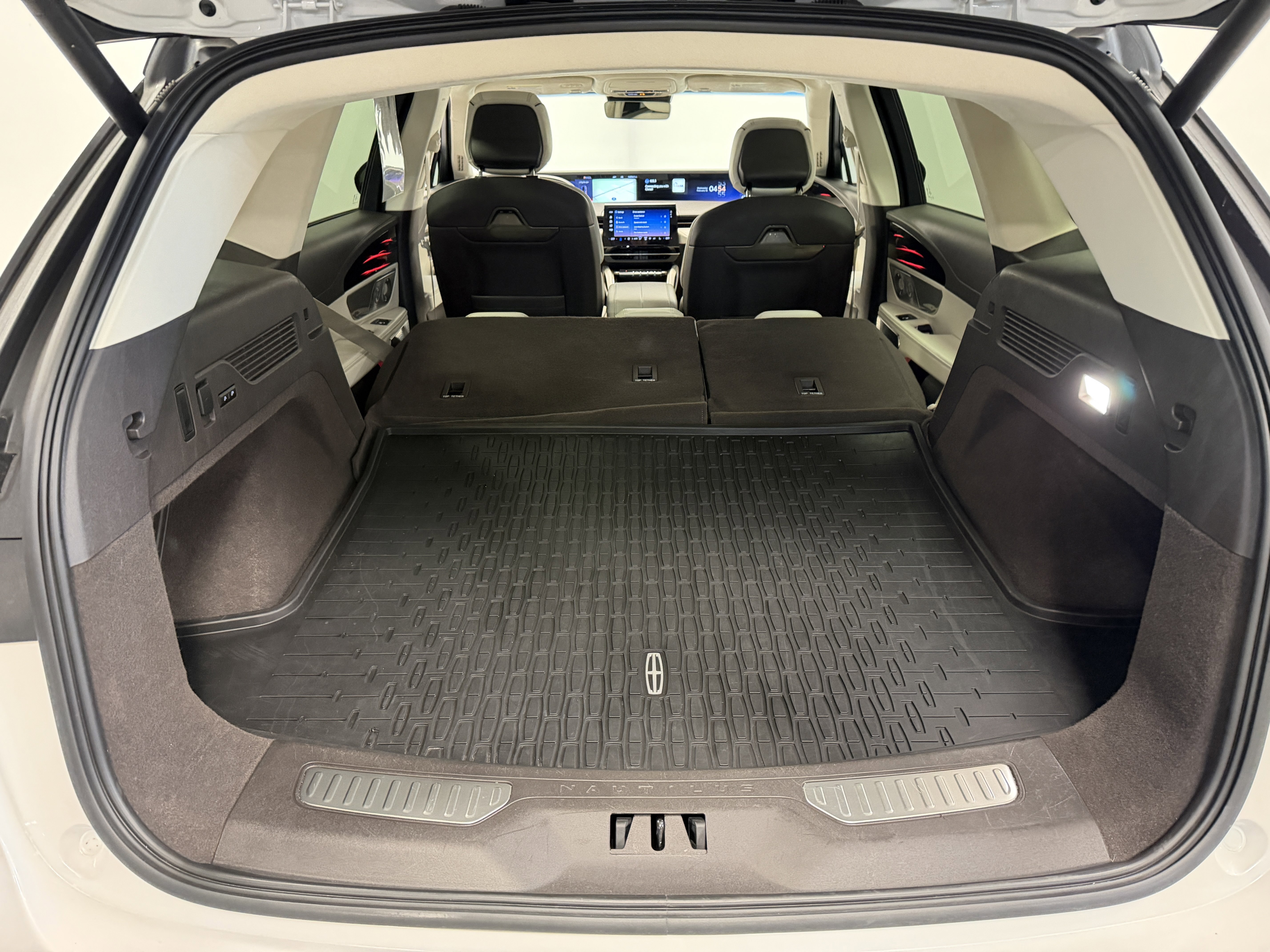 Used 2024 Lincoln Nautilus Black Label w/ Jet Appearance Package (87T) image 29