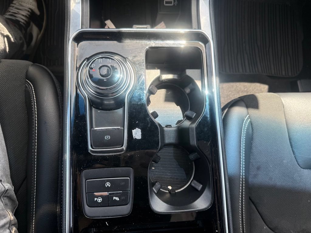 Used 2020 Ford Edge ST w/ Equipment Group 401A AWD/4WD image 34