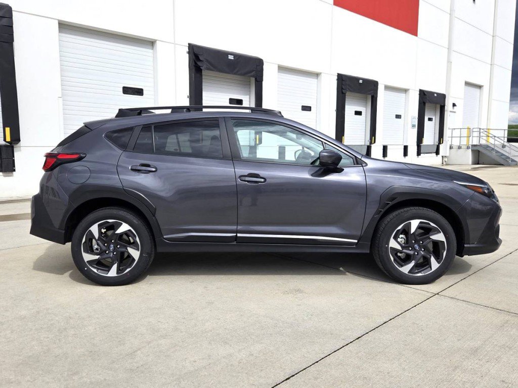 Used 2025 Subaru Crosstrek 2.5i Limited w/ Crosstrek Mirror Package image 4