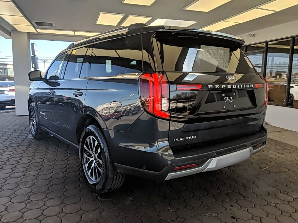 Used 2025 Ford Expedition Platinum image 9