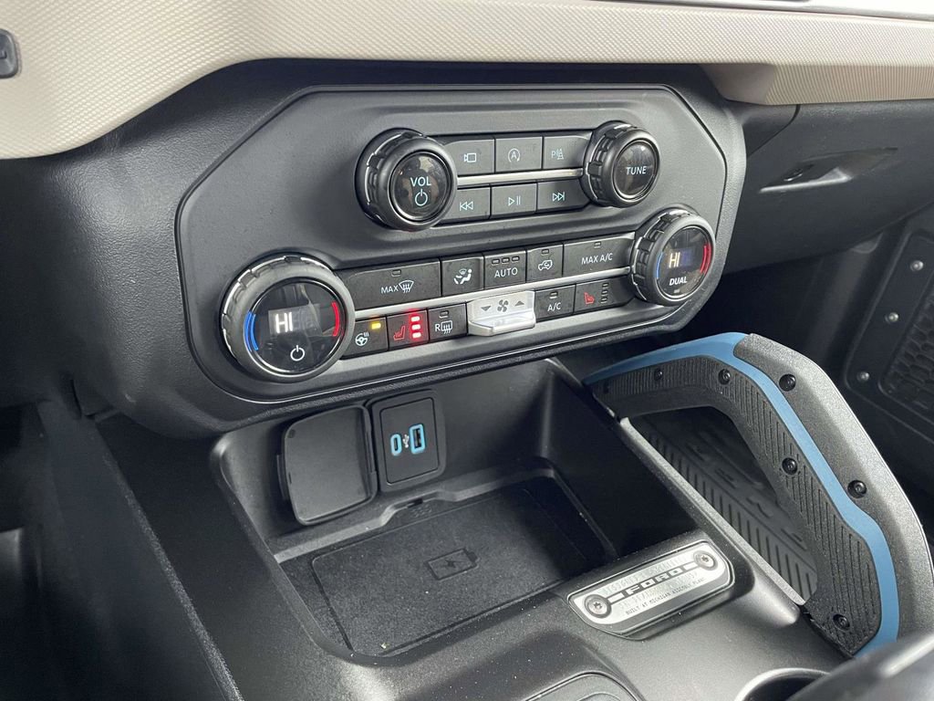 Used 2023 Ford Bronco Wildtrak image 29