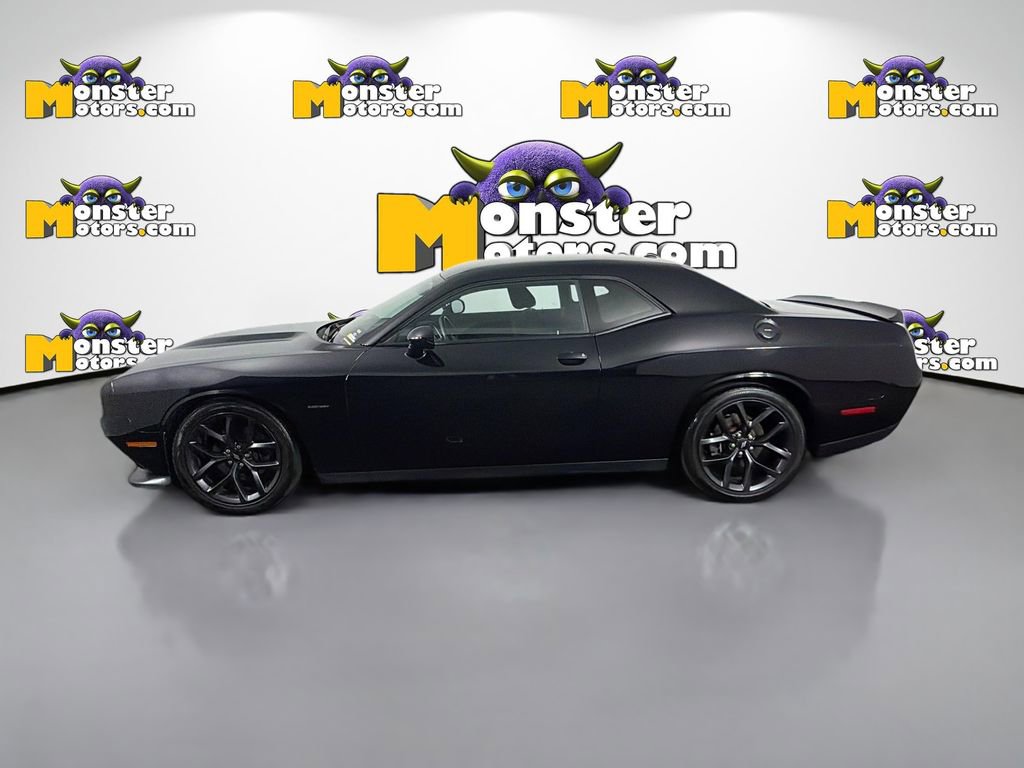 Used 2019 Dodge Challenger R/T w/ Driver Convenience Group image 8