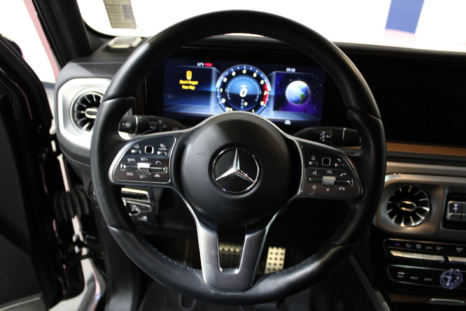 Used 2024 Mercedes-Benz G 550 image 29