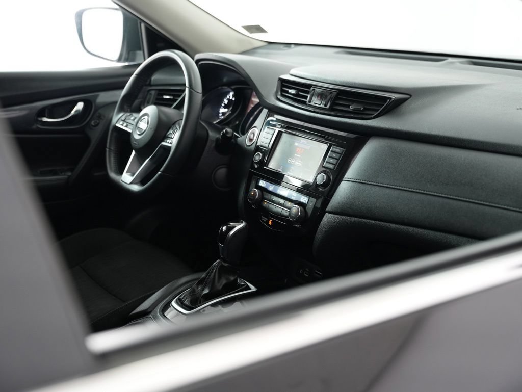 Used 2020 Nissan Rogue SV FWD image 49