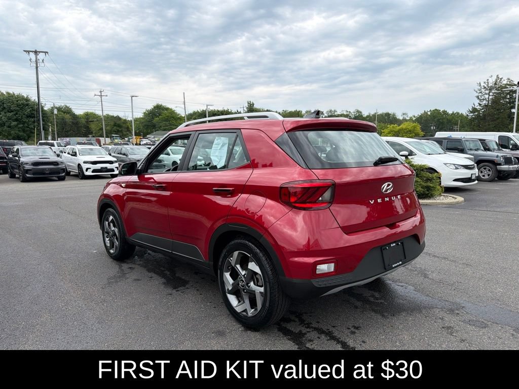 Used 2022 Hyundai Venue SEL w/ Cargo Package FWD image 6