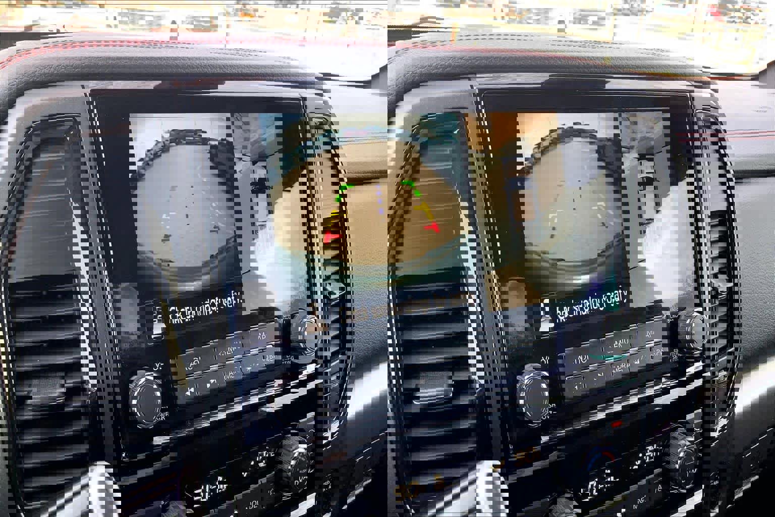 Used 2022 Nissan Titan PRO-4X w/ Pro-4x Convenience Package image 26