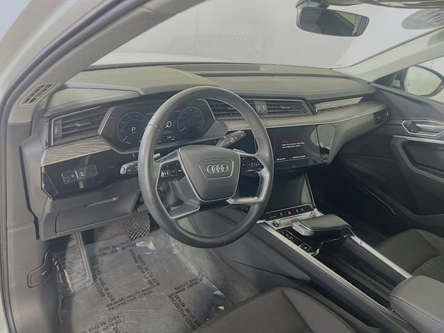 Used 2023 Audi e-tron Premium Plus w/ Premium Plus Package image 10