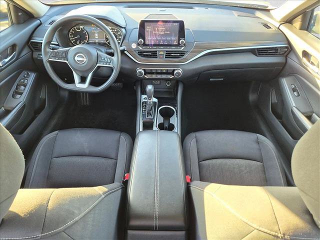 Used 2024 Nissan Altima 2.5 SV FWD image 18