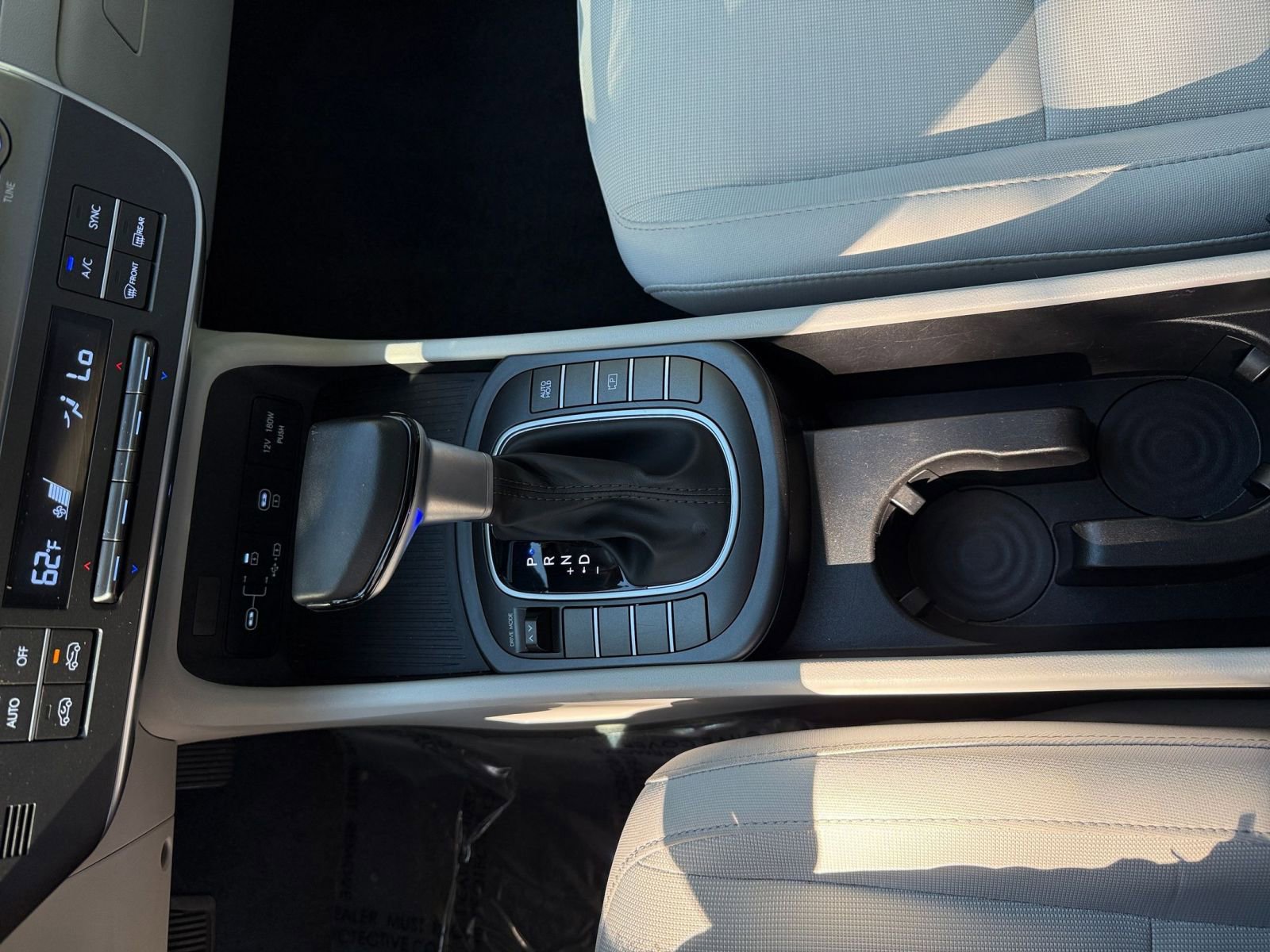 Used 2025 Hyundai Kona SEL image 35