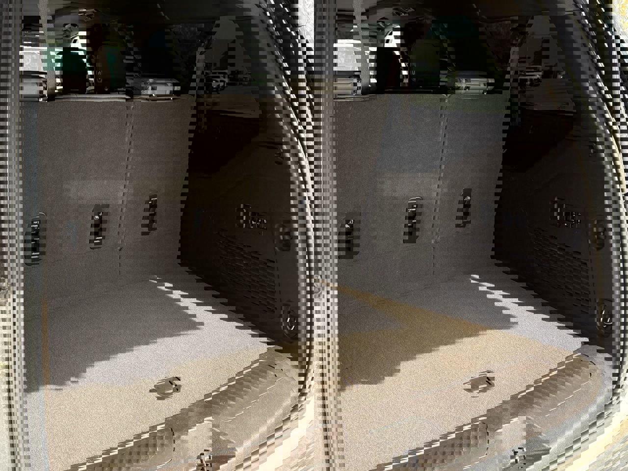 Certified 2024 Chevrolet Suburban LT w/ Luxury Package image 18