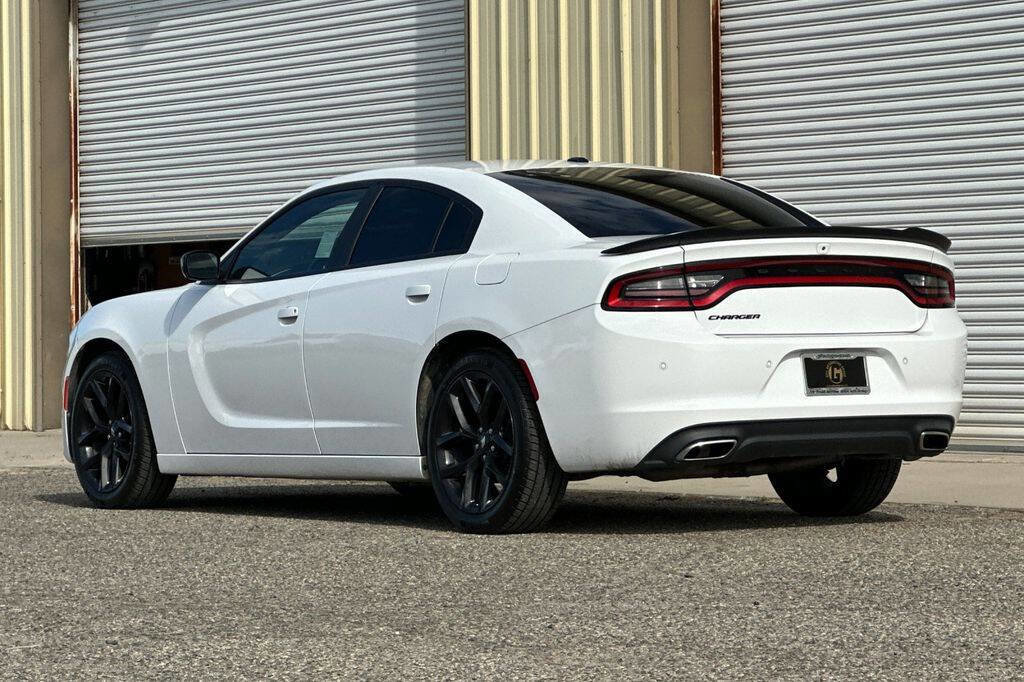 Used 2022 Dodge Charger SXT w/ Blacktop Package image 4