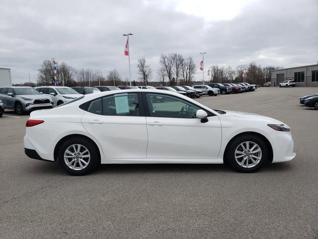 Used 2025 Toyota Camry LE FWD image 4