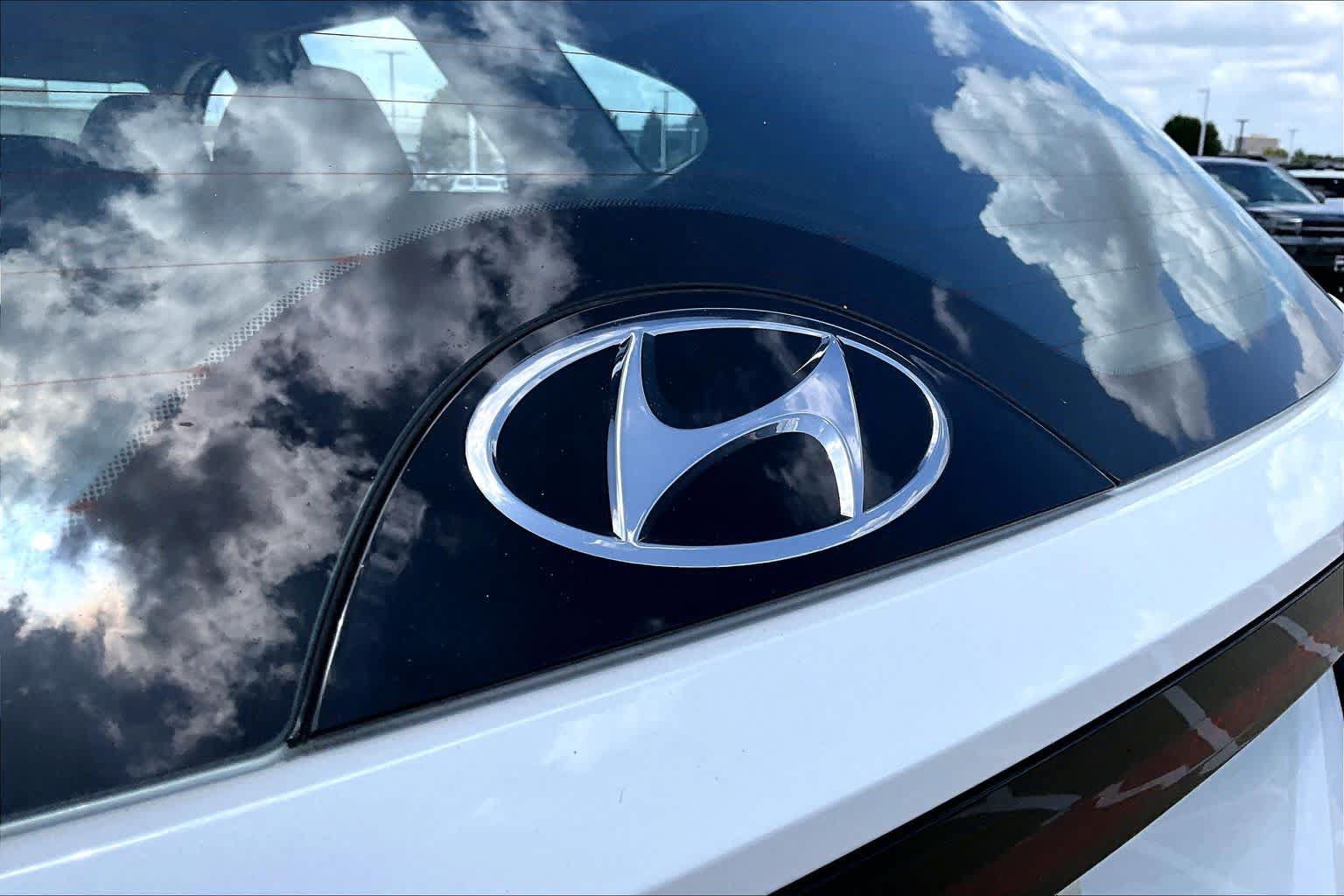 Certified 2023 Hyundai Tucson SE AWD/4WD image 10