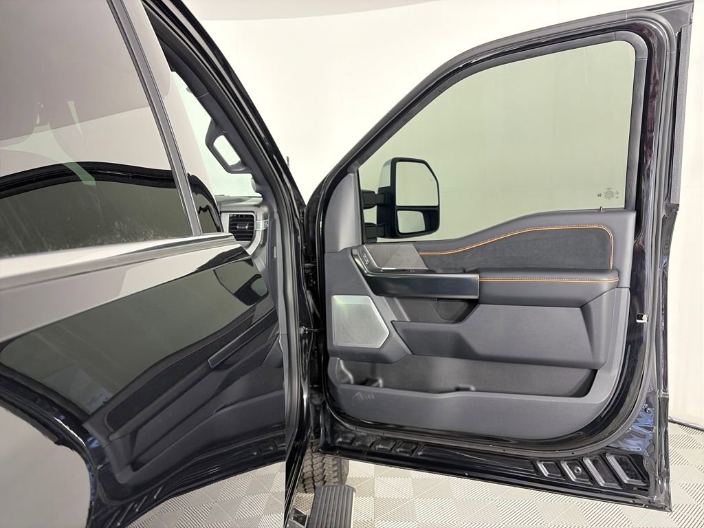 Certified 2024 Ford F350 Platinum w/ FX4 Off-Road Package image 32