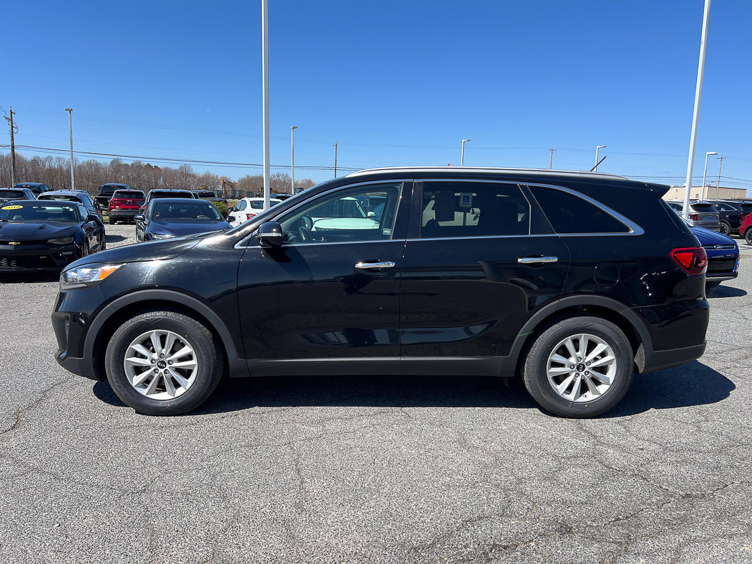 Used 2020 Kia Sorento LX w/ LX I4 Convenience Package image 2