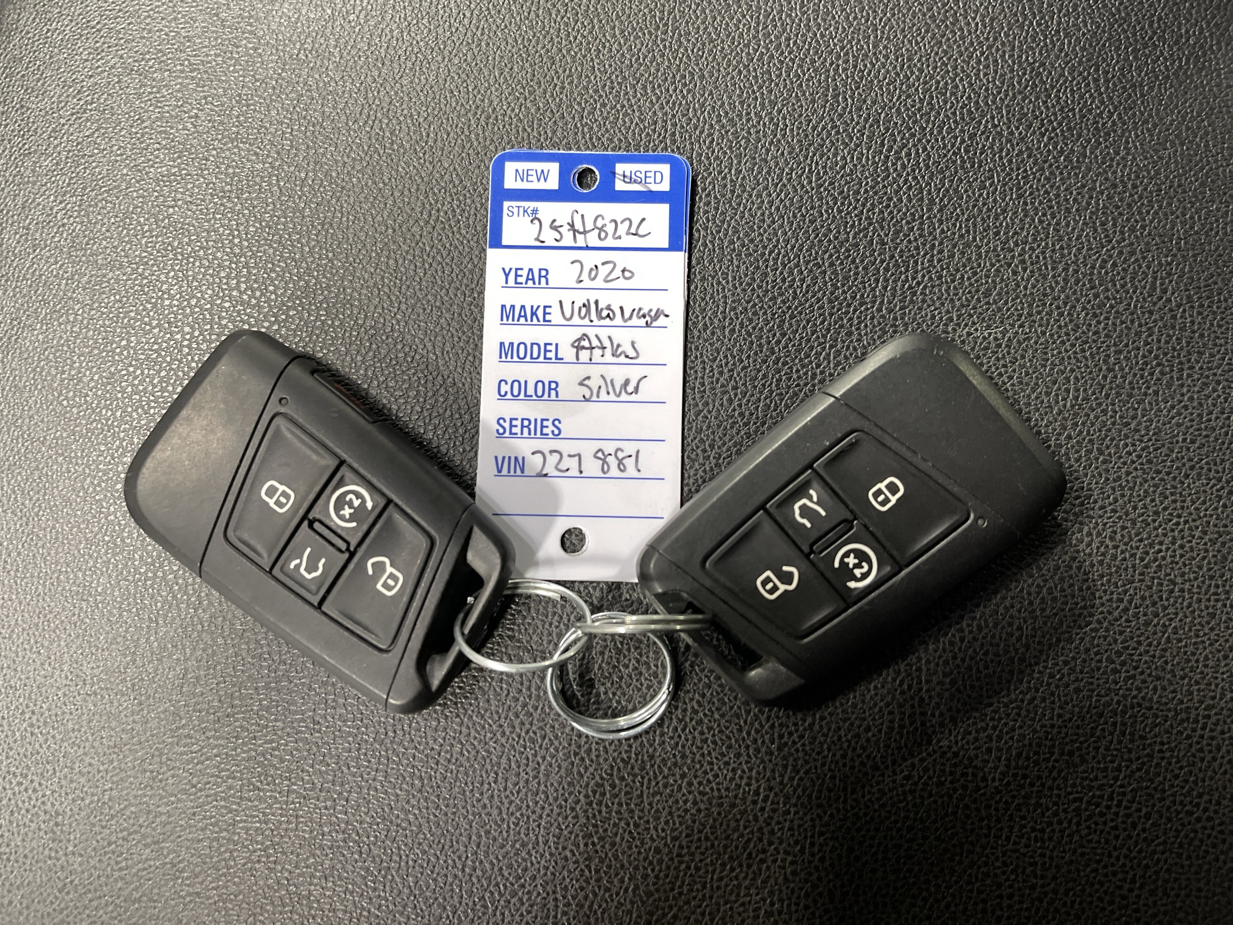 Used 2020 Volkswagen Atlas Cross Sport SE w/ Panoramic Sunroof Package image 28