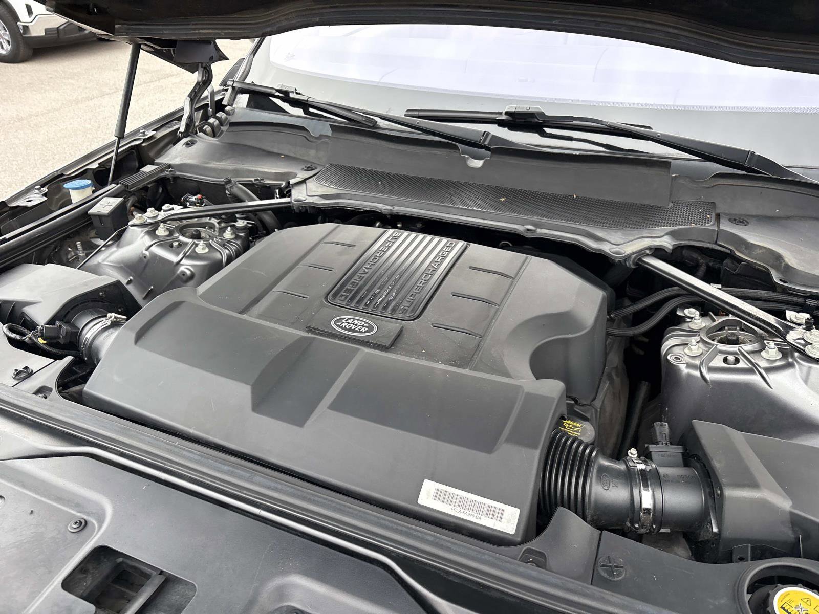 Used 2018 Land Rover Discovery SE image 34